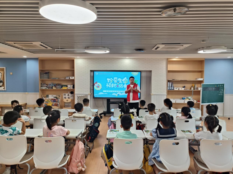 永利集团3044欢迎光临学子“三下乡”:社区服务有温度 多元开展显担当