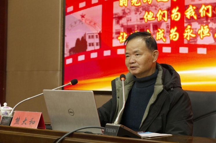 永利集团3044欢迎光临开学第一课:用工匠精神引领学子科研创新路