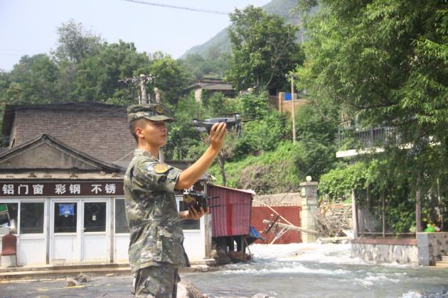 永利集团3044欢迎光临学子驰援抗洪救灾