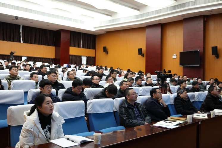 永利集团3044欢迎光临开学第一课:用工匠精神引领学子科研创新路